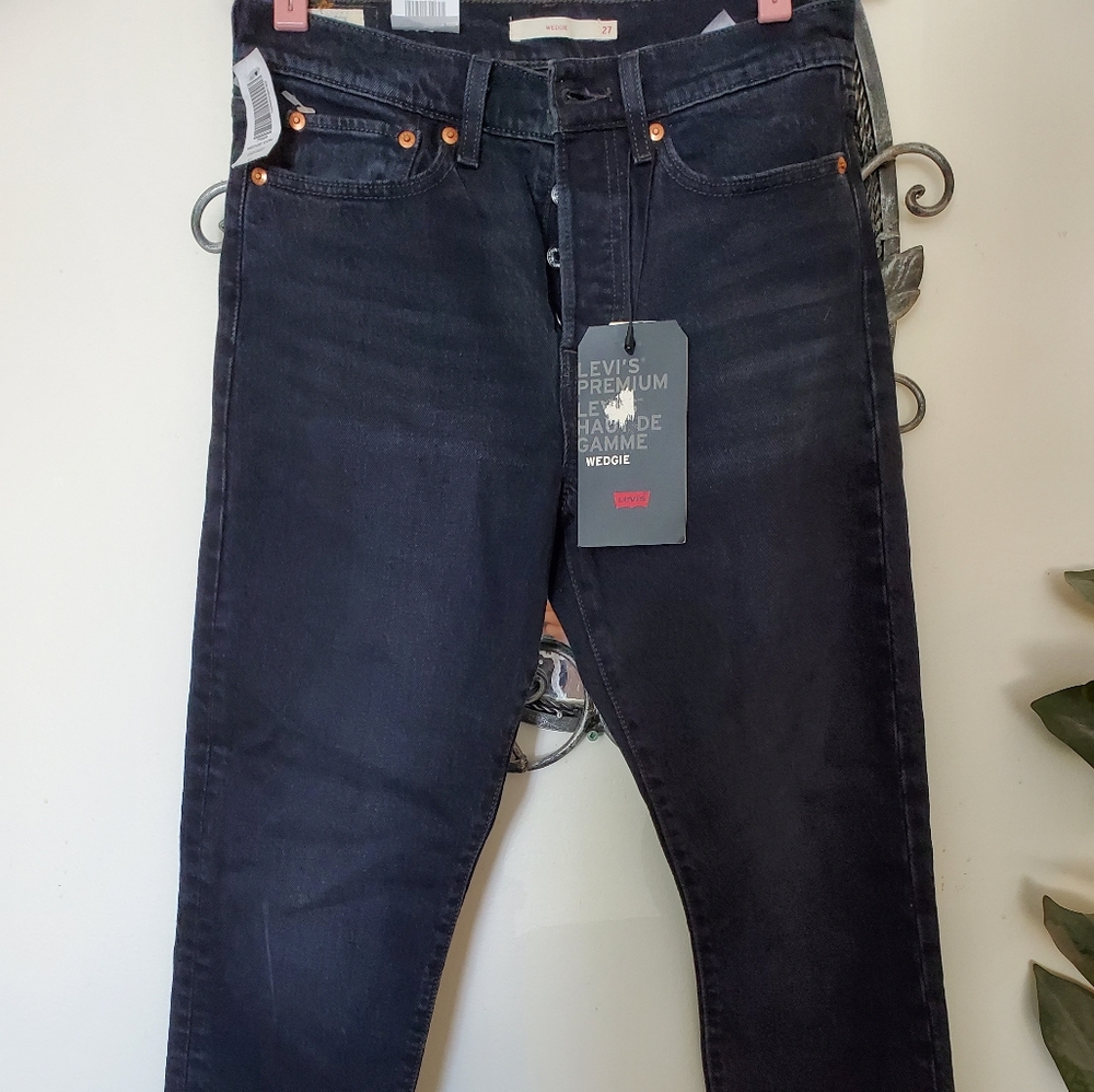Levis wedgie icon in wild bunch